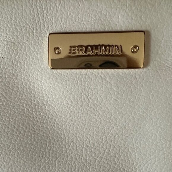 NWOT - Brahmin White Genuine Leather Wristlet With Tassel Pull Opening - Picture 9 of 15